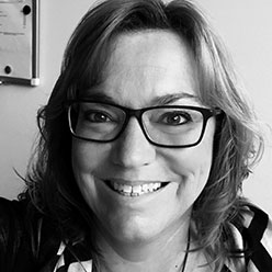 Portraitfoto von Claudia Mirgel, Herstellungsleitung, Rheinwerk