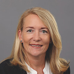 Portraitfoto von Julia Rondot, Geschäftsführerin mehochzwei Verlag GmbH