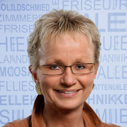 Portraitfoto von Martina Burkert, Lektorat, Verlagsanstalt Handwerk GmbH